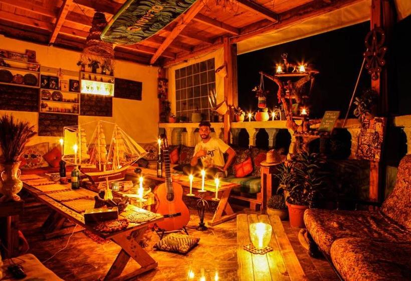 فندق صغير Tayought Surf House