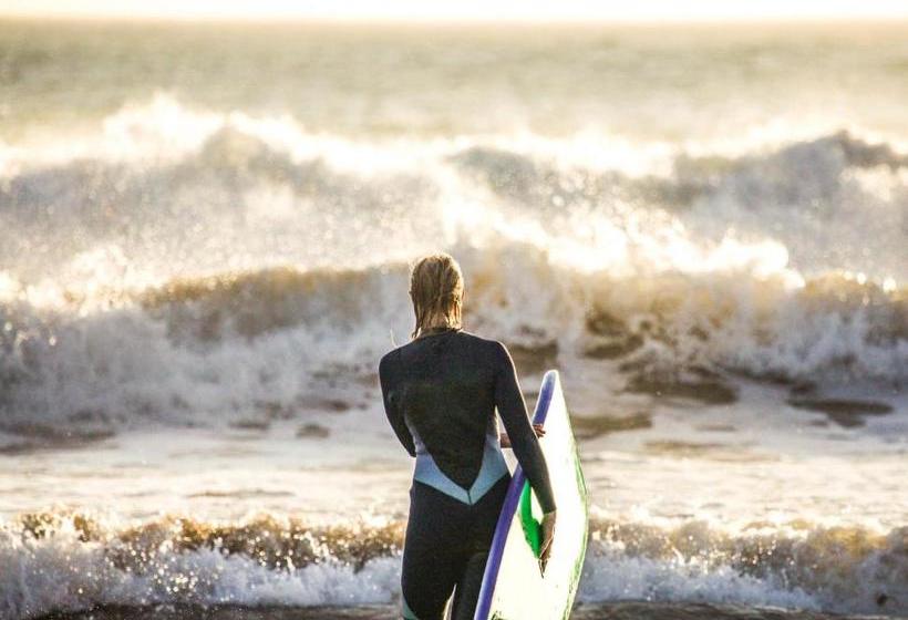 فندق صغير Tayought Surf House