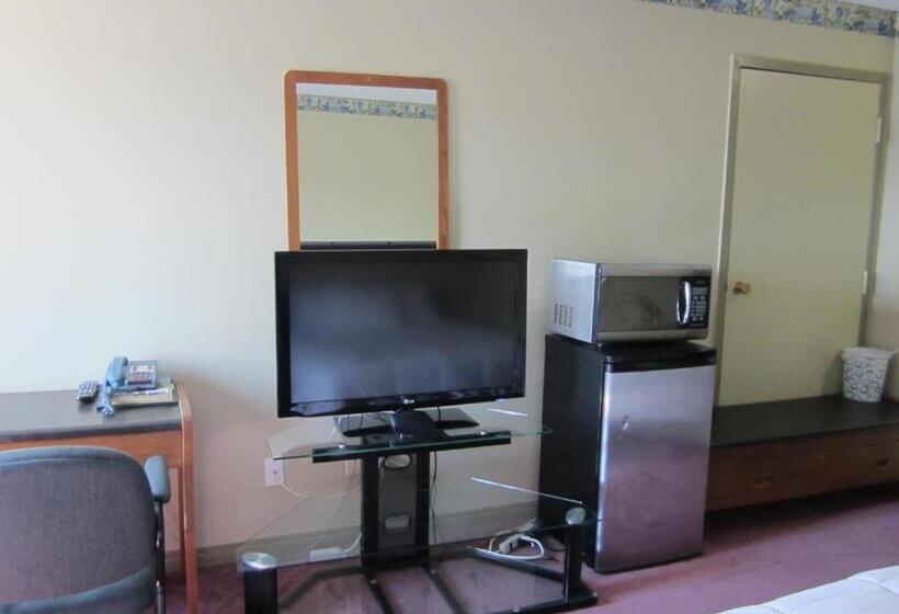 فندق Ramada By Wyndham Dawson Creek