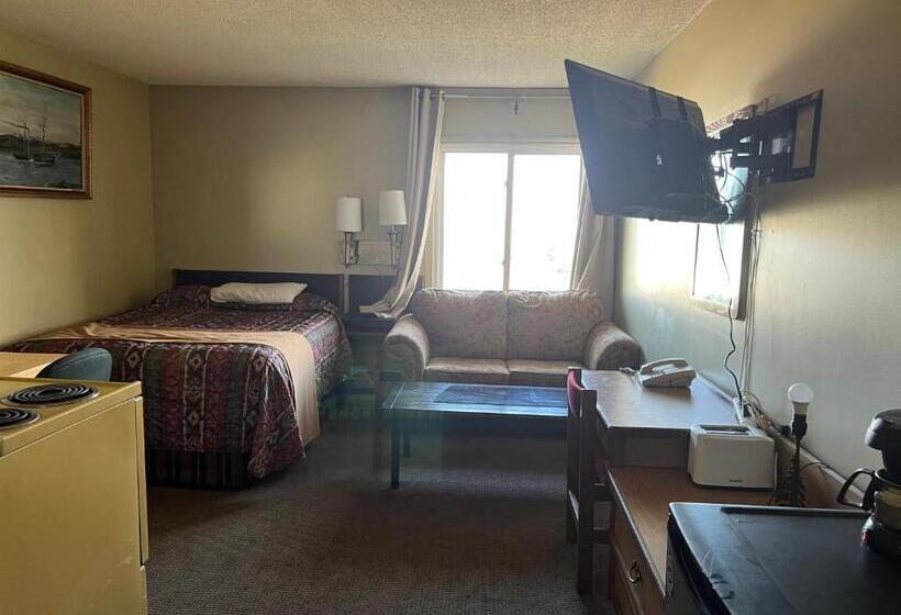 فندق Ramada By Wyndham Dawson Creek