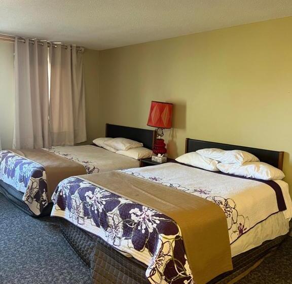 فندق Ramada By Wyndham Dawson Creek