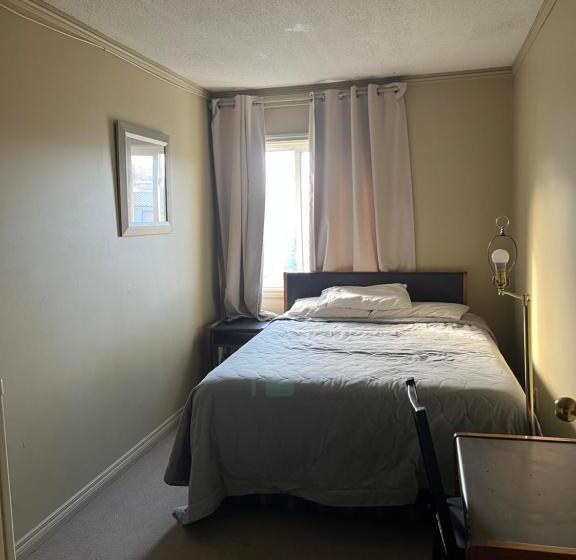 فندق Ramada By Wyndham Dawson Creek