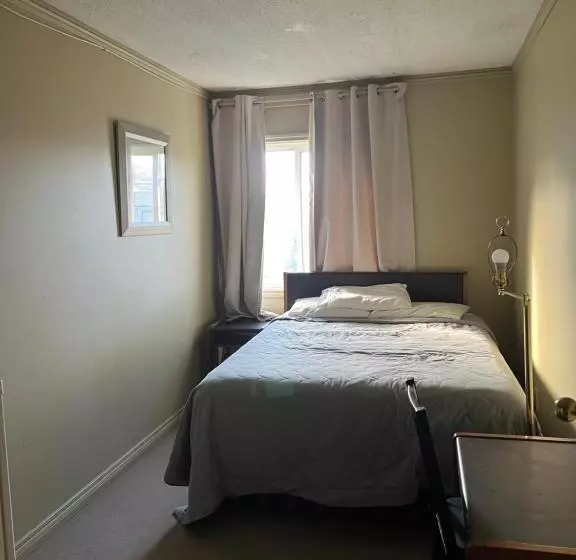 ホテル Ramada By Wyndham Dawson Creek