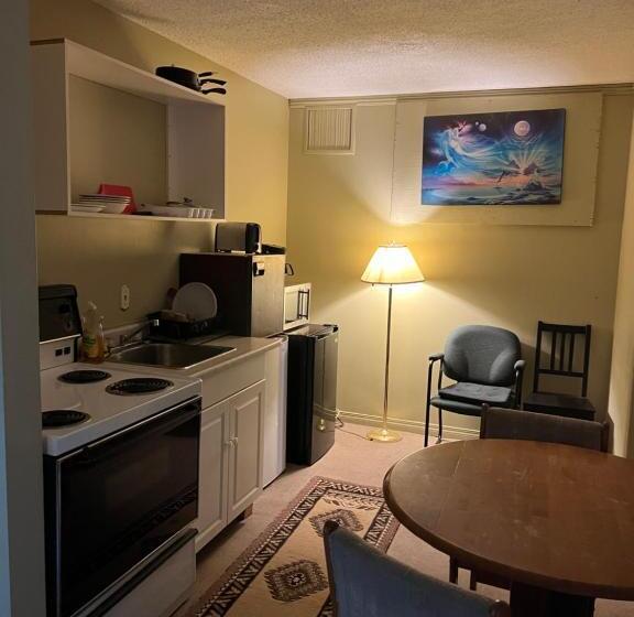 فندق Ramada By Wyndham Dawson Creek