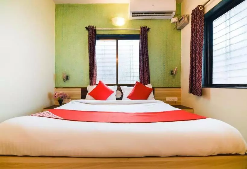ホテル Oyo 36668 Om Resort