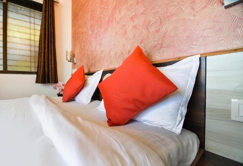 Отель Oyo 36668 Om Resort