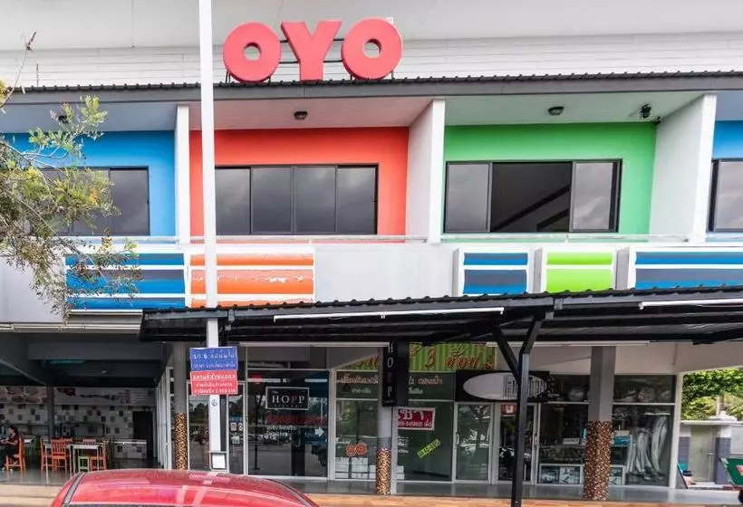 هتل Oyo 728 The Hopp Airport