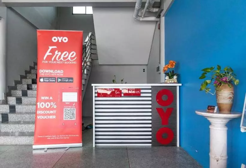 هتل Oyo 728 The Hopp Airport