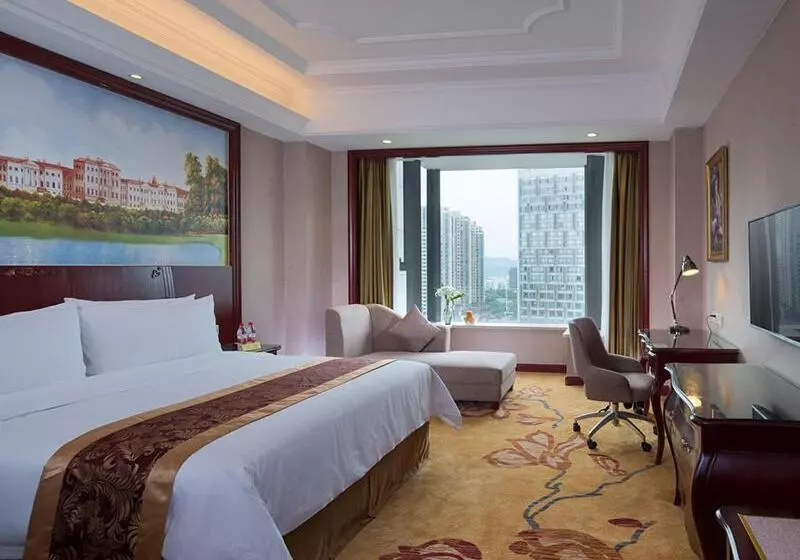 Hotelli Vienna International