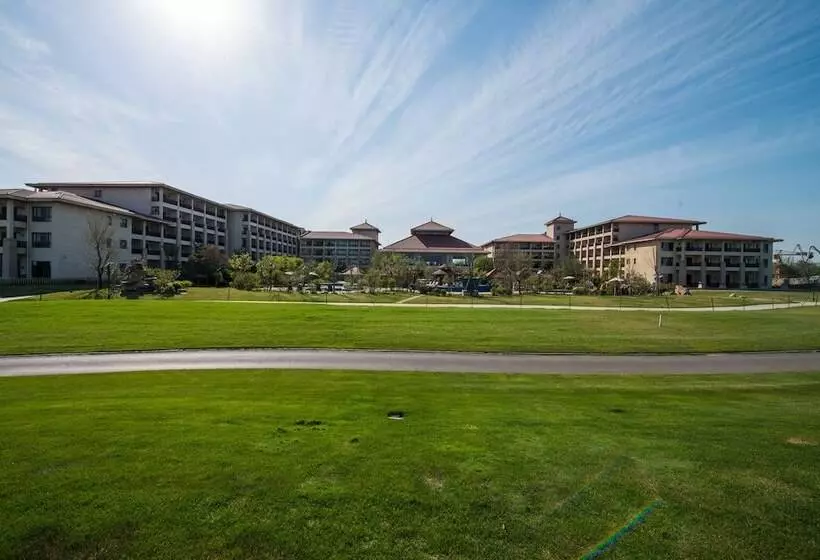 Arcadia Seaside Holiday Hotel Beidaihe