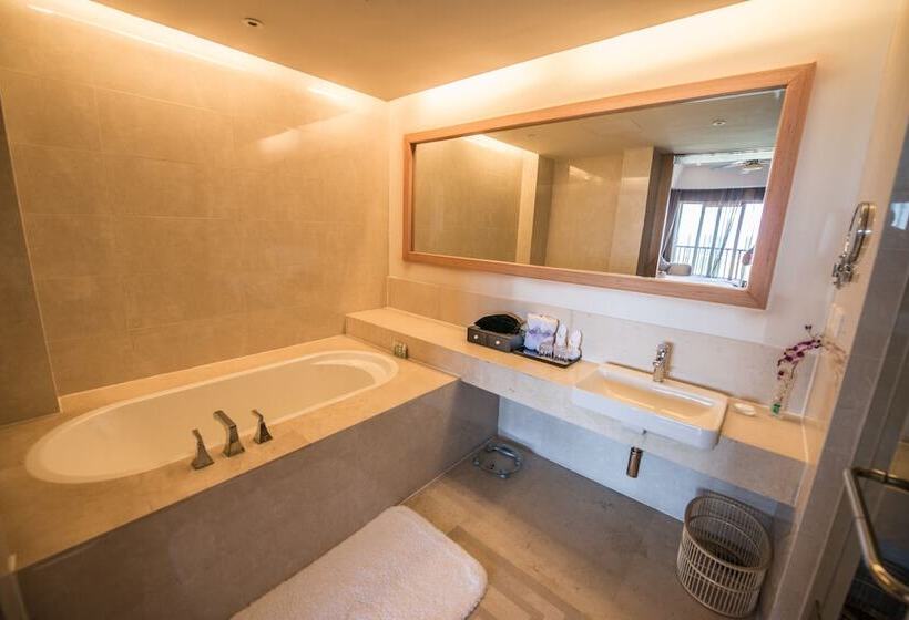 Arcadia Seaside Holiday Hotel Beidaihe