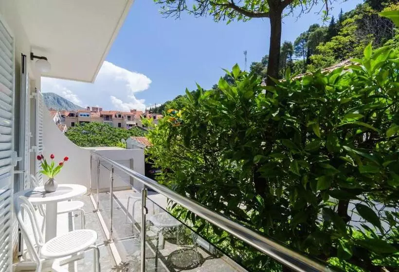 Rooms & Apartments Barišić