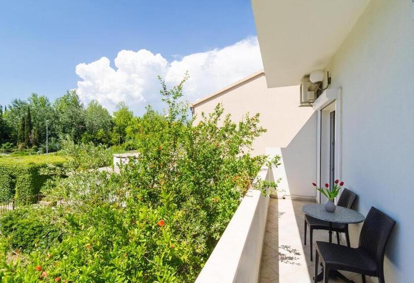 Rooms & Apartments Barišić