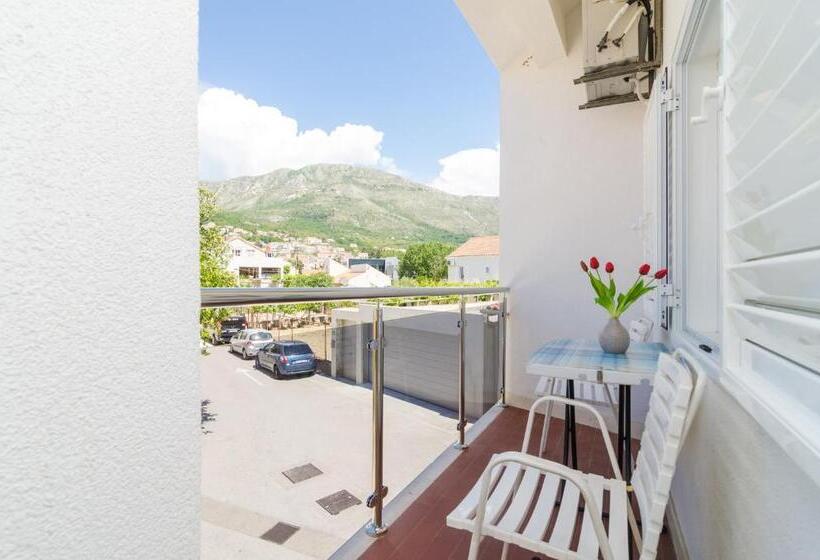 Rooms & Apartments Barišić