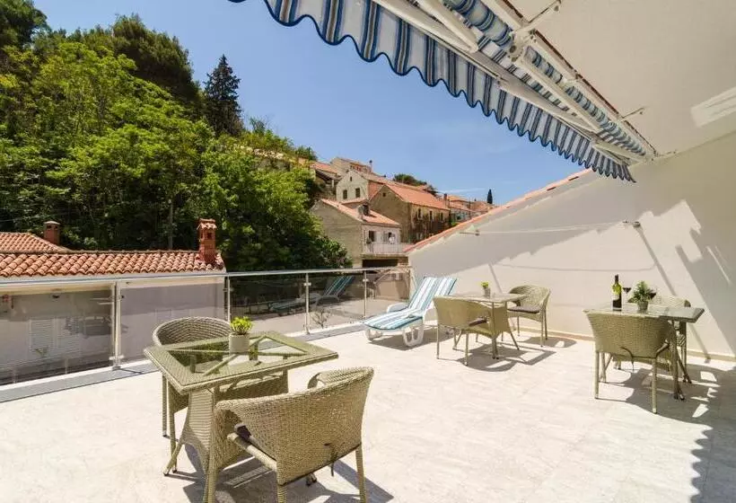 Rooms & Apartments Barišić