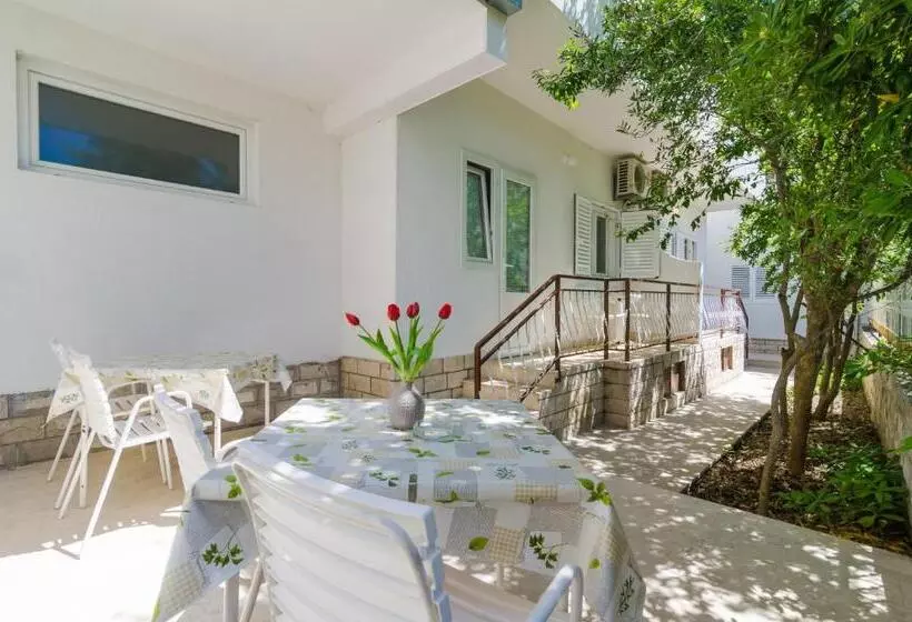 Rooms & Apartments Barišić