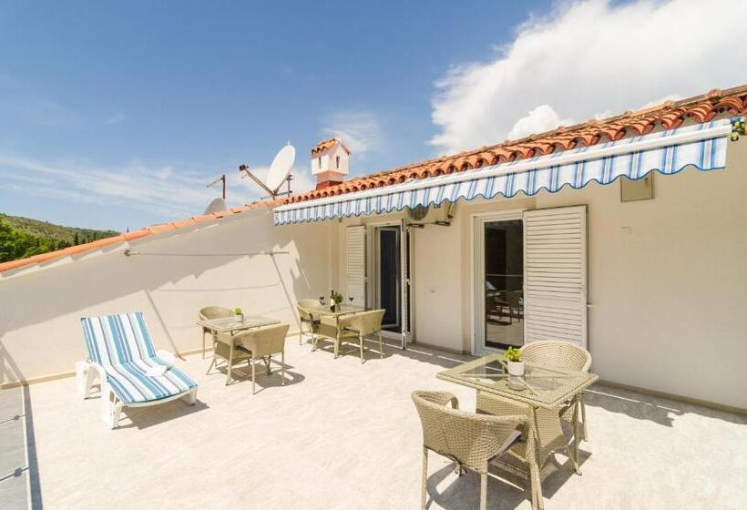 Rooms & Apartments Barišić