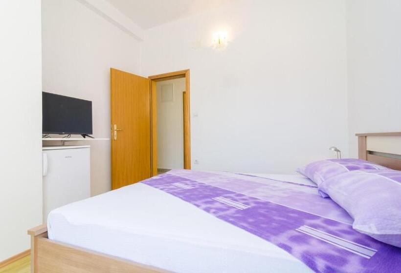 Rooms & Apartments Barišić