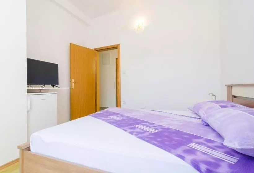 Rooms & Apartments Barišić