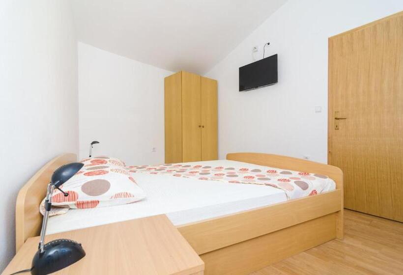 Rooms & Apartments Barišić