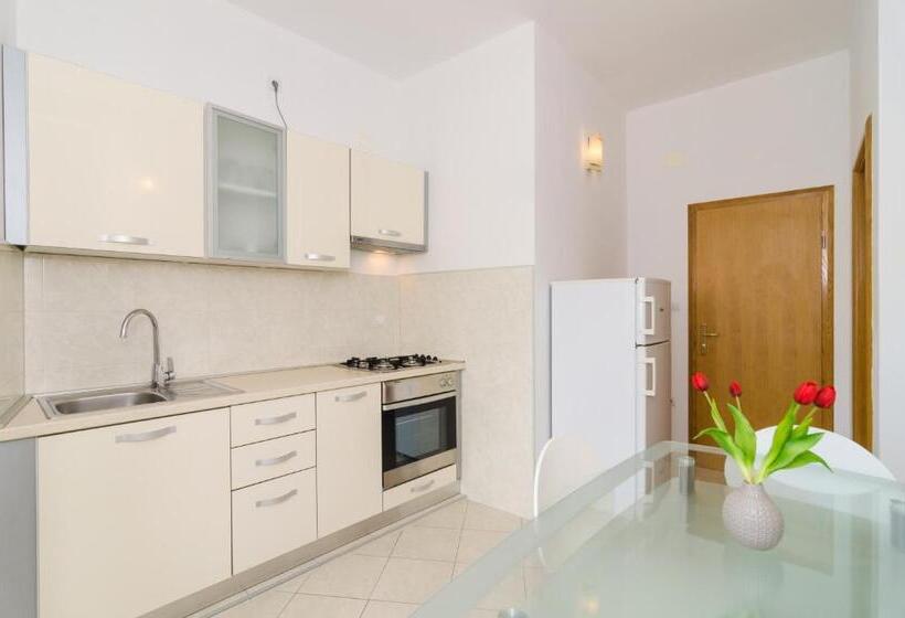 Rooms & Apartments Barišić