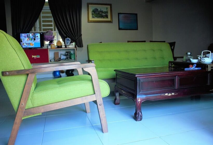 בית מלון כפרי Aeon Tebrau Apartment Johor Bahru