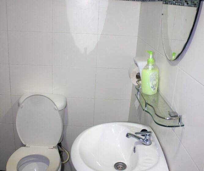 בית מלון כפרי Aeon Tebrau Apartment Johor Bahru