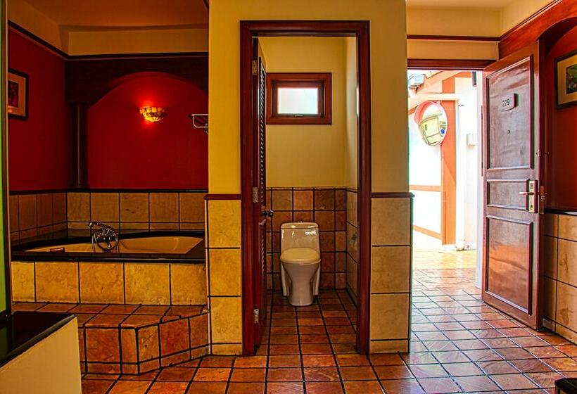 Hotel Alexapd Private Water Chalets