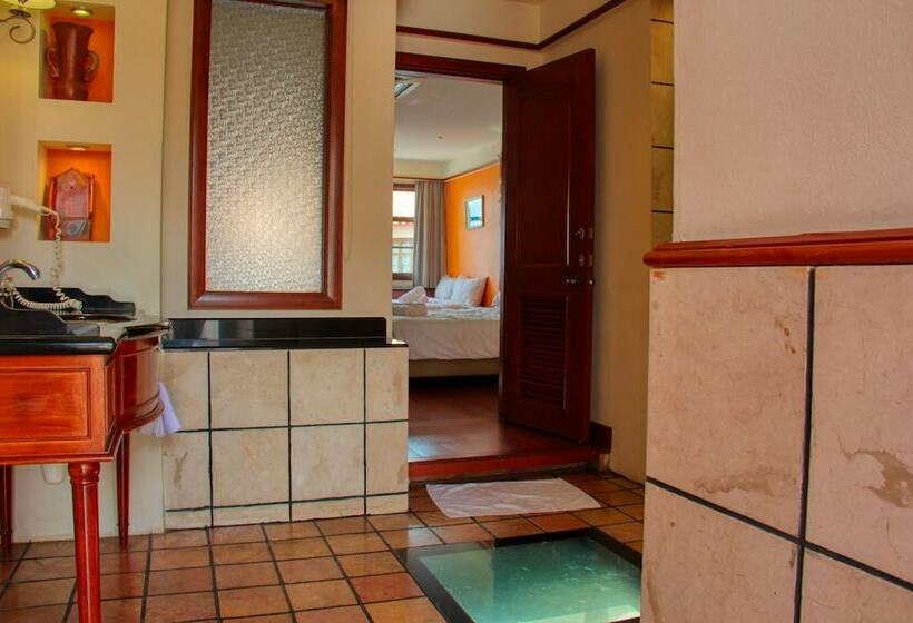 Hotel Alexapd Private Water Chalets