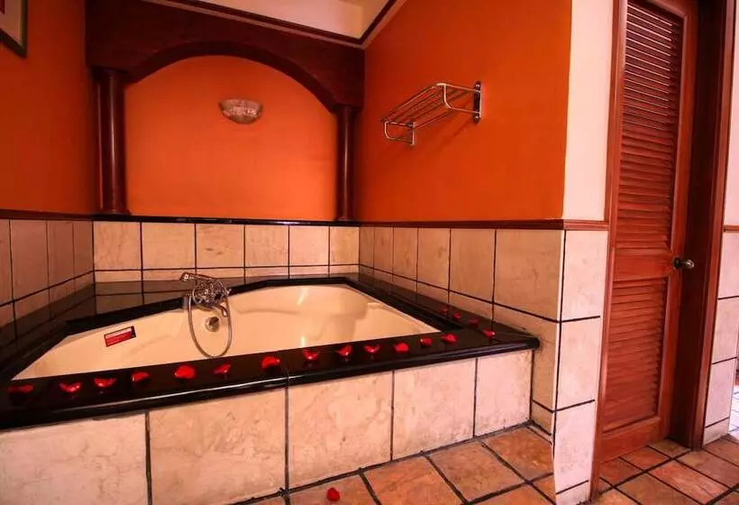 ホテル Alexapd Private Water Chalets