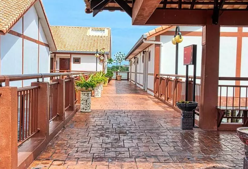 ホテル Alexapd Private Water Chalets