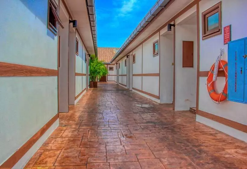 ホテル Alexapd Private Water Chalets