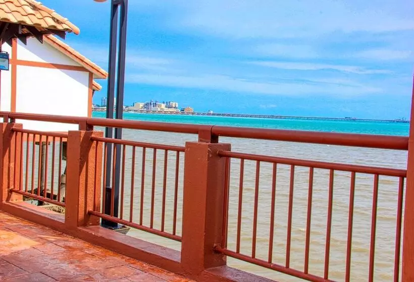 ホテル Alexapd Private Water Chalets