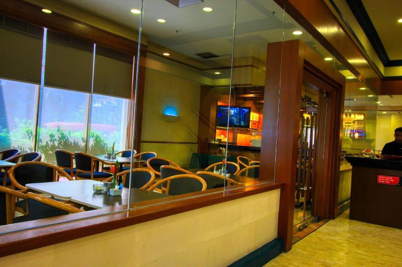 Hotel Alexapd Private Water Chalets