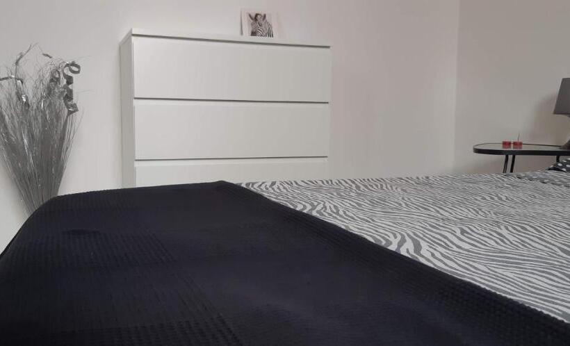 هتل B&b Frontepista