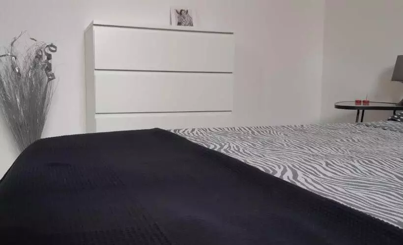 هتل B&b Frontepista