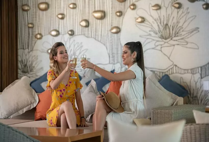 Hotelli Gran Muthu Rainbow - Adults Only