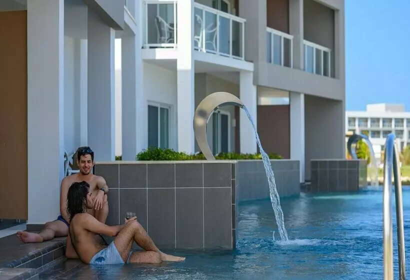 Hotelli Gran Muthu Rainbow - Adults Only