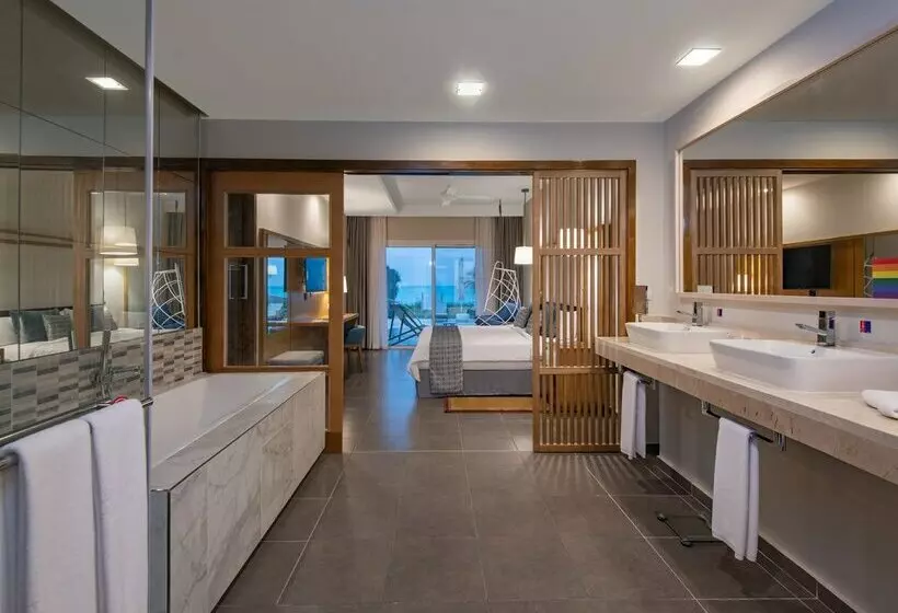 Hotelli Gran Muthu Rainbow - Adults Only