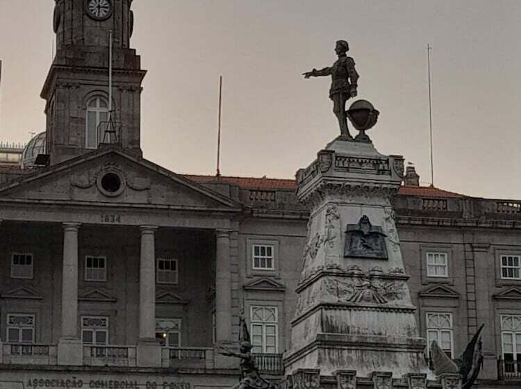 هتل Maria Da Sé Historic House