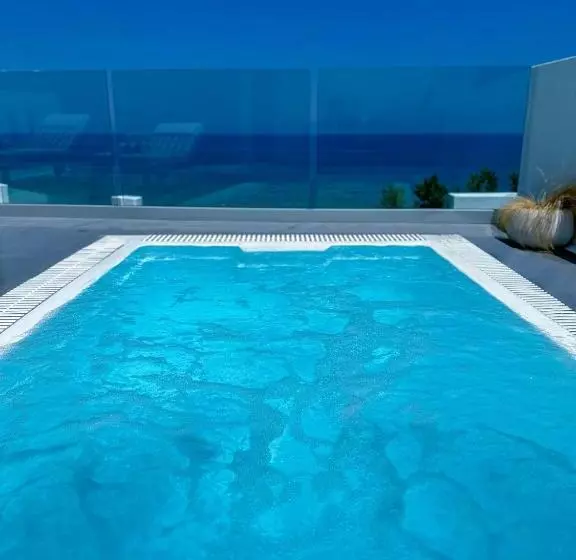 Hotelli Panorama Suites & Spa   Adults Only