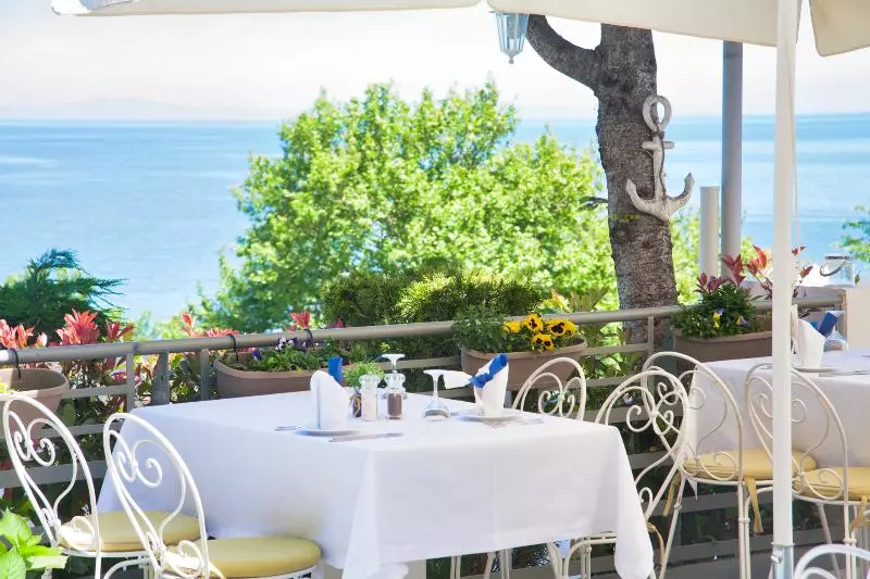 Hotelli Panorama Suites & Spa   Adults Only