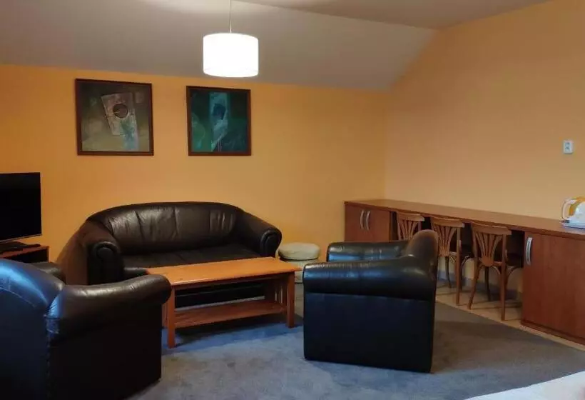 ホテル Pension & Restaurant Silma With Wellness