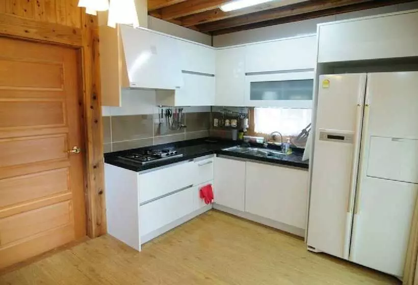 ホテル Jeju Sannaedeul Pension