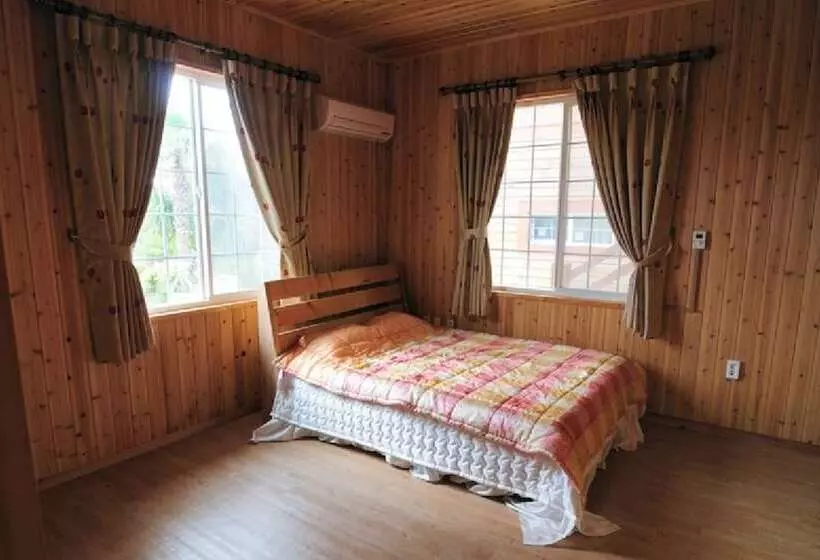 ホテル Jeju Sannaedeul Pension