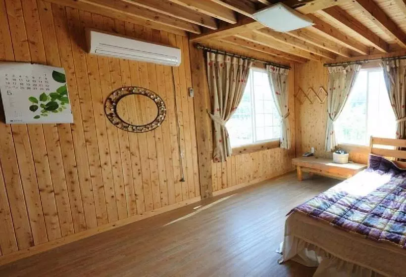 ホテル Jeju Sannaedeul Pension