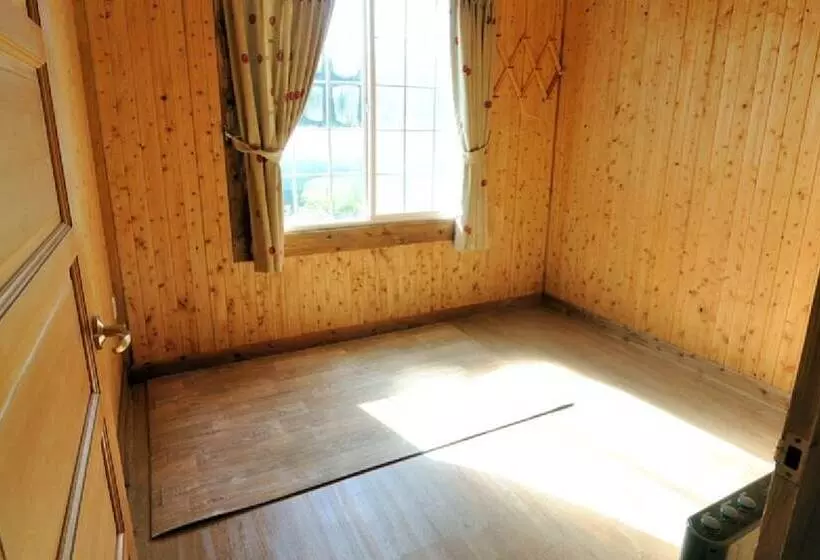 ホテル Jeju Sannaedeul Pension