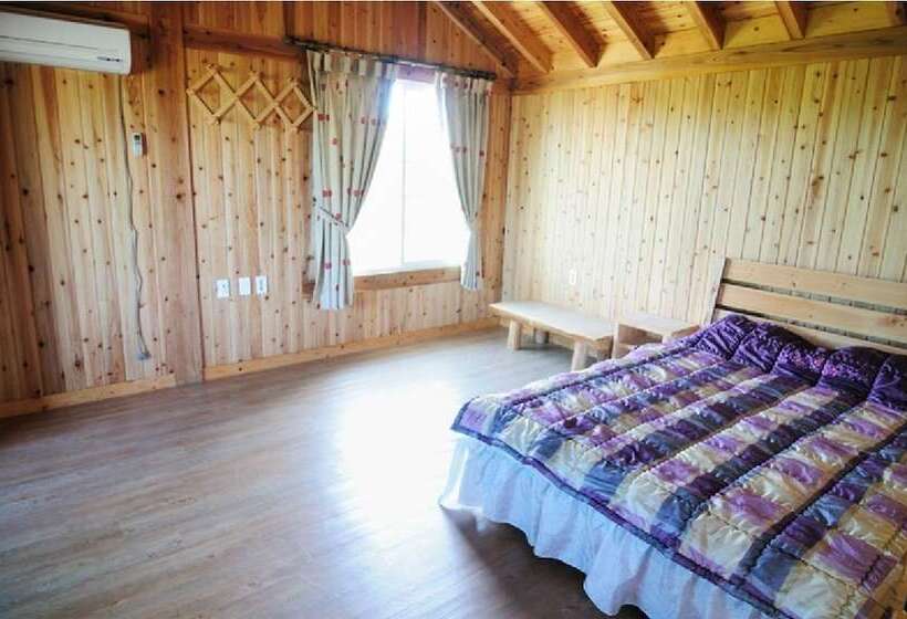 Szálloda Jeju Sannaedeul Pension