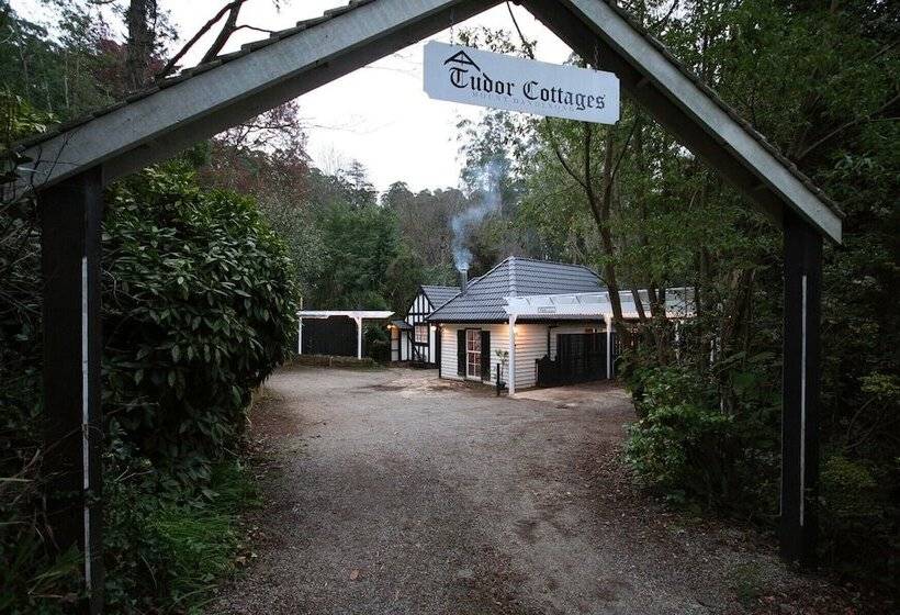 Tudor Cottages Mt Dandenong