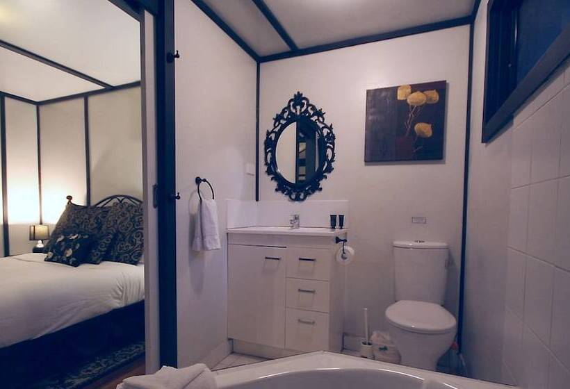 Tudor Cottages Mt Dandenong